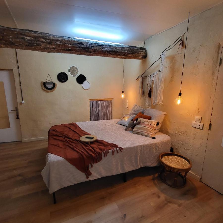 Chambre D'Hotes Gard Meynes Екстериор снимка